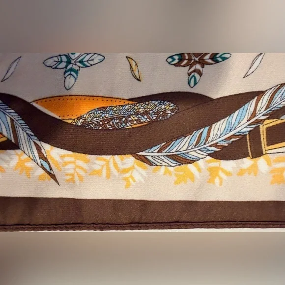 VINTAGE | Classic, square scarf - Picture 5 of 14